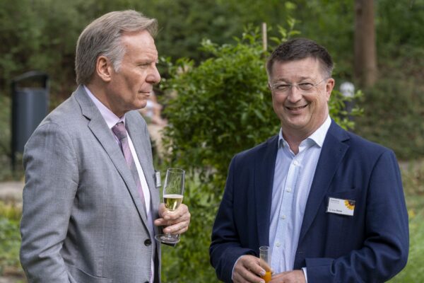 Bild_1: Dr. Max Mentron MdL (CDU) (l.) und Dr. Torsten Tomppert.