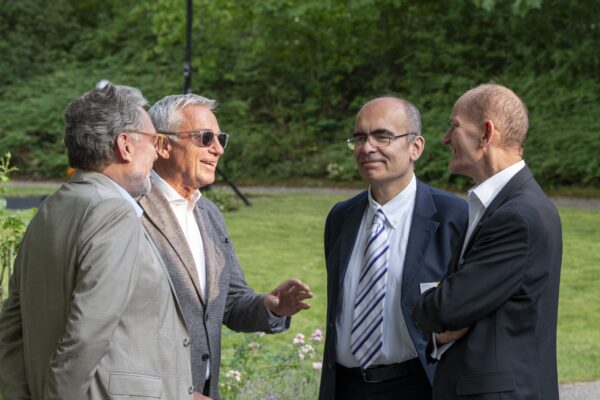 Landtagspräsident Thomas Strobl MdL (2. v. l.) mit Dr. Torsten Tomppert (l.), sowie Dr. Karsten Braun, Vorsitzender des Vorstands der KV und Dr. Wolfgang Miller, Präsdient der LÄK (v. r.).