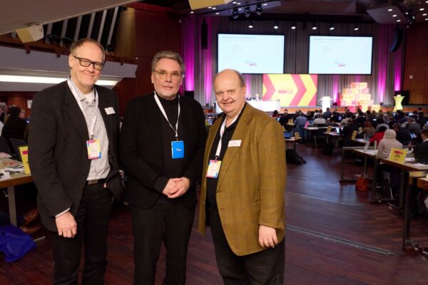 Geschlossen präsent: Dr. Bert Bauder, Dr. Torsten Tomppert und Dr. Uwe Rieger (v. l.) beim FDP-Landesparteitag in Fellbach.