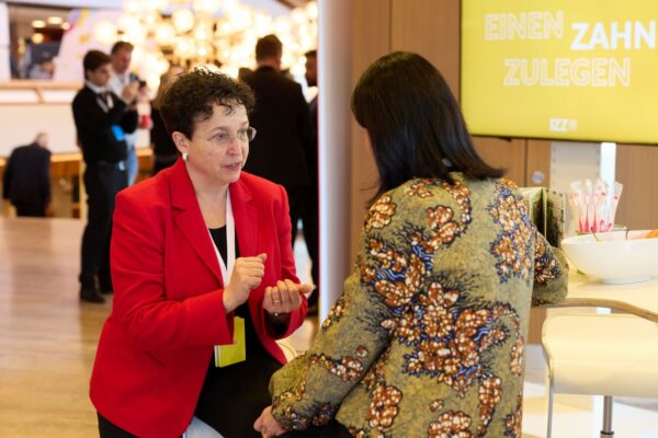 Die ehemalige Bundestagsabgeordnete Birgit Homburger im Austausch.