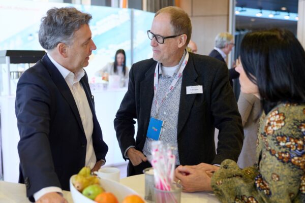 Johannes Feldmann, neuer FDP-Kandidat für die Landtagswahl, zeigte großes Interesse an den zahnärztlichen Themenfeldern.
