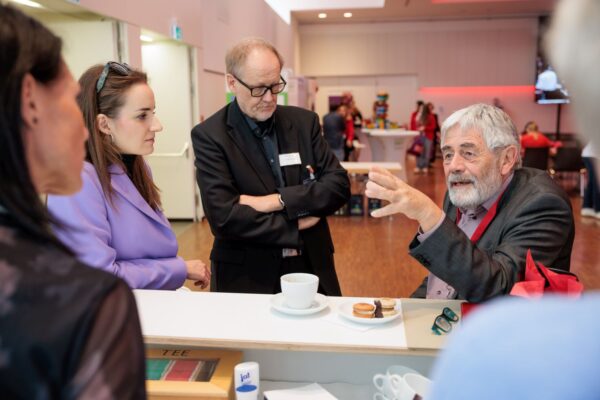 Landtagsabgeordneter Andreas Kenner MdL (r.) im Austausch zu Fragen der zahnärztlichen Versorgung in Baden-Württemberg.