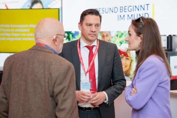 Dr. Johannes Fechner MdB (M.), Parlamentarischer Geschäftsführer und Justiziar der SPD-Bundestagsfraktion.